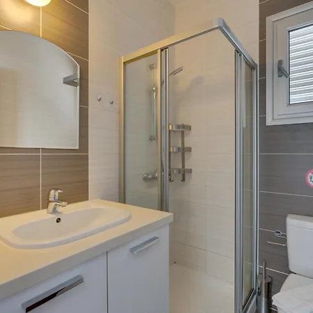 The Lighthouse 1 Bedroom 604 *