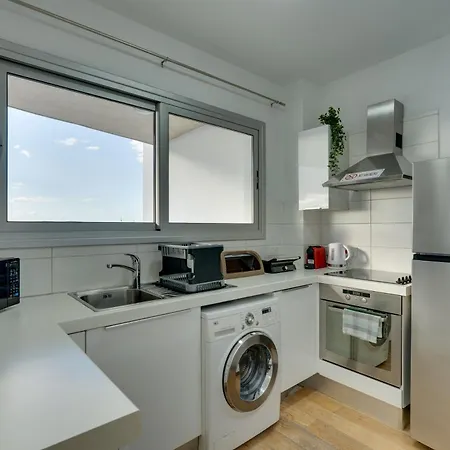 The Lighthouse 1 Bedroom 604 *