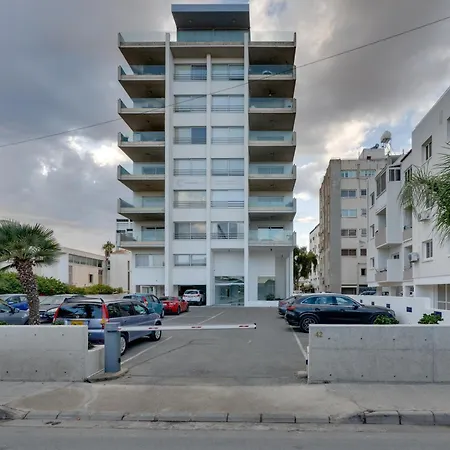 The Lighthouse 1 Bedroom 604 لارنكا