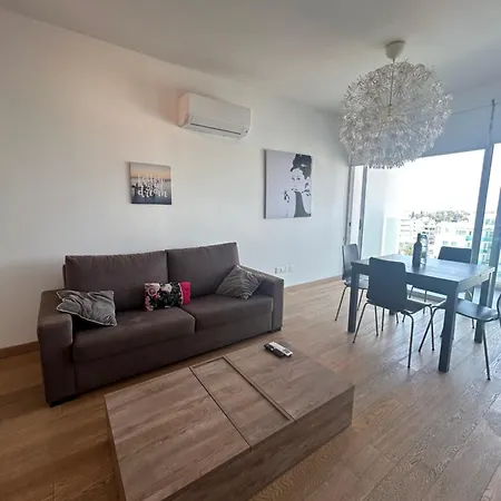 The Lighthouse 1 Bedroom 604 Apartament Larnaca