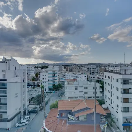 The Lighthouse 1 Bedroom 604 Apartament *