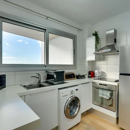 The Lighthouse 1 Bedroom 604 Daire