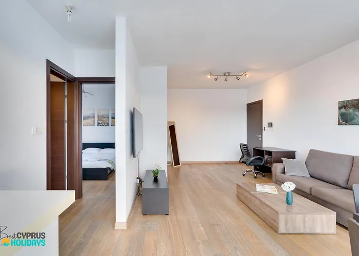 The Lighthouse 1 Bedroom 604 アパート ラルナカ