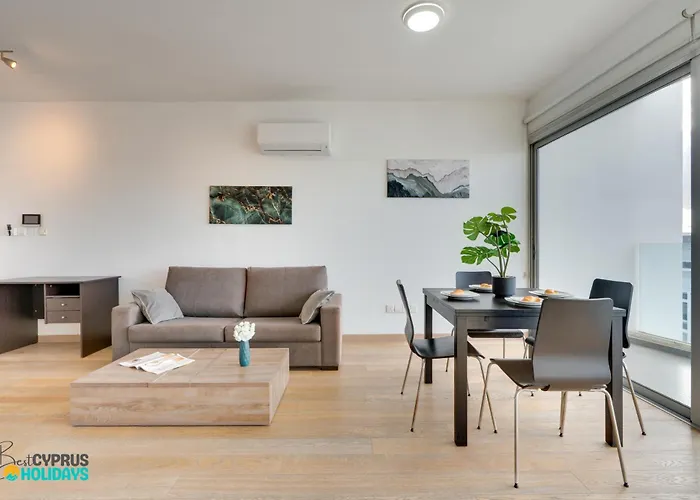 The Lighthouse 1 Bedroom 604 * ラルナカ